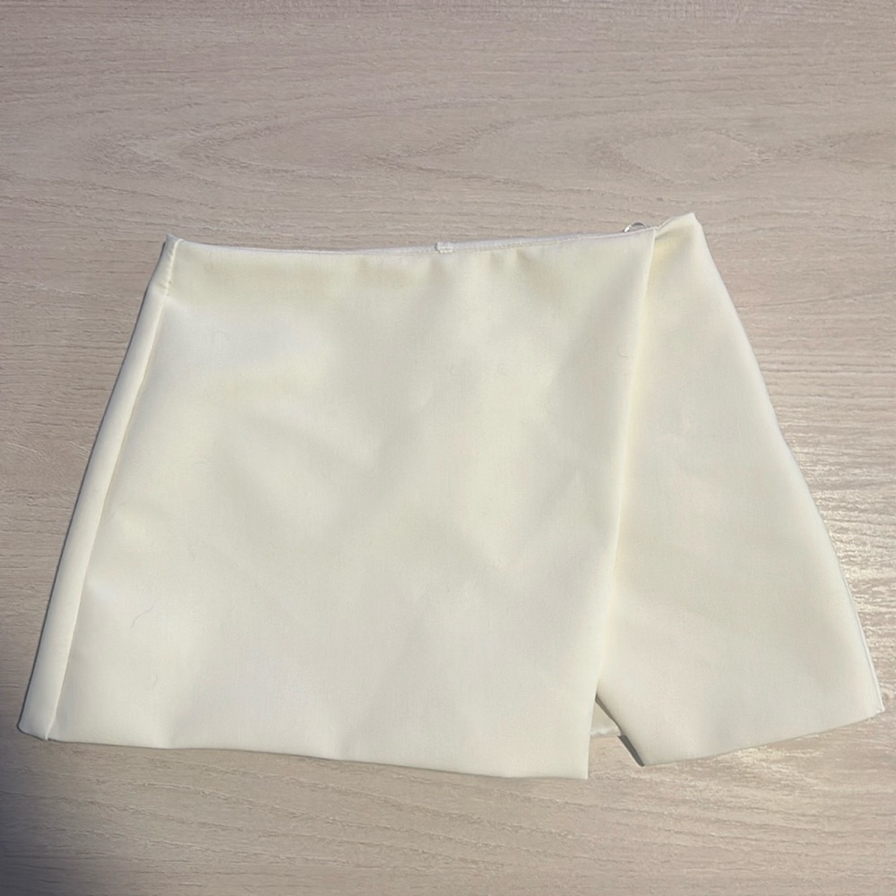 Zara- White Skort